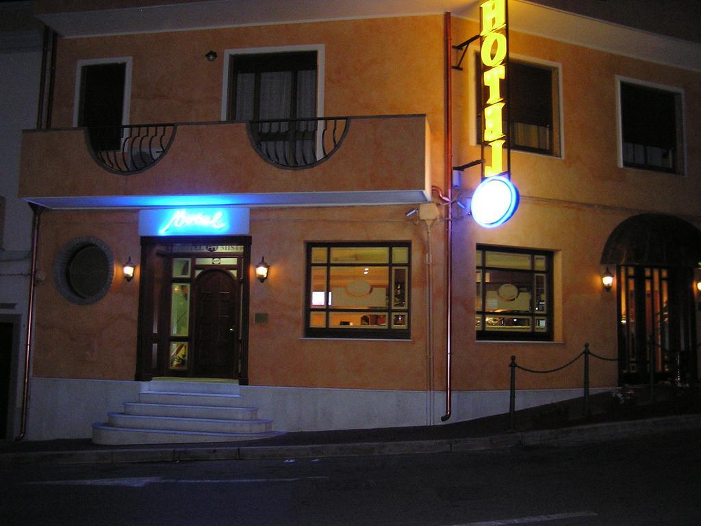 Hotel Mistral Portoscuso Kültér fotó